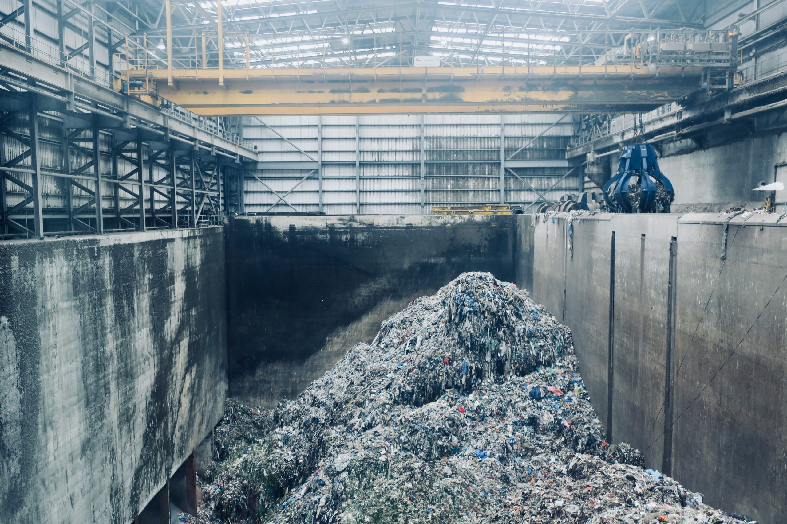 What are signs of waste in manufacturing?