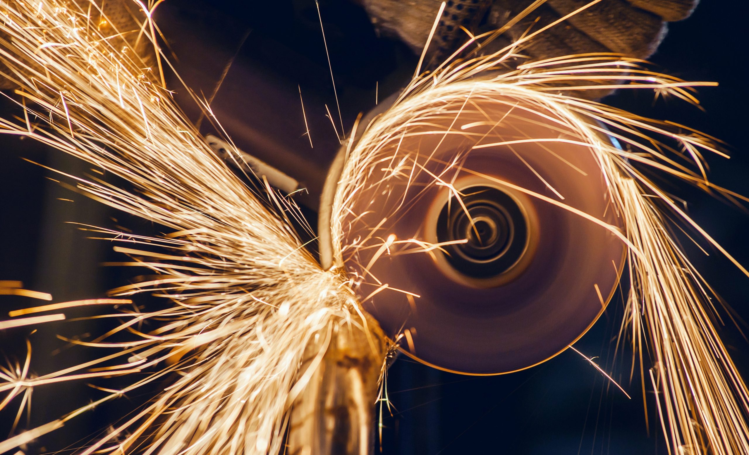 Metal Spinning vs Traditional Fabrication – Pros & Cons for Manufacturers
